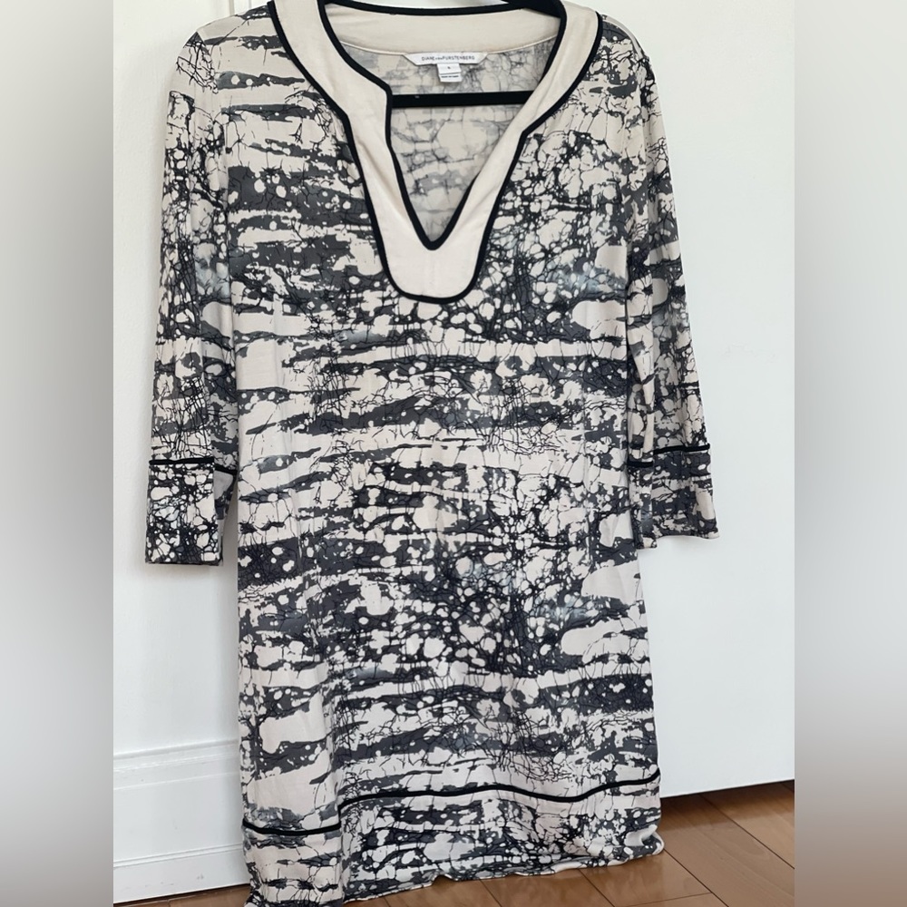 DVF Tunic (or short dress) - black and white size 6